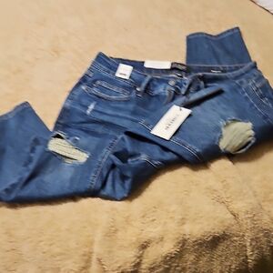 Judy Blue Distressed Boyfriend Jeans in Blue